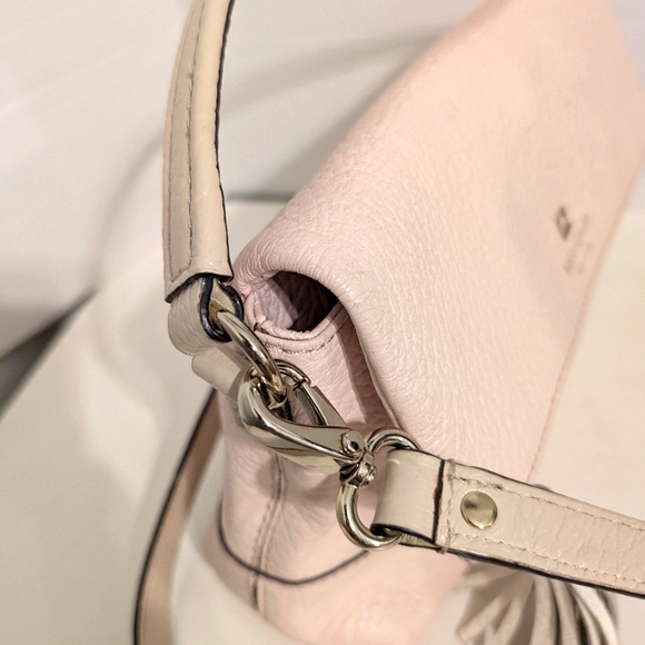 Kate Spade Cream Crossbody Bag with Minimalist Design - Picture 3 of 16